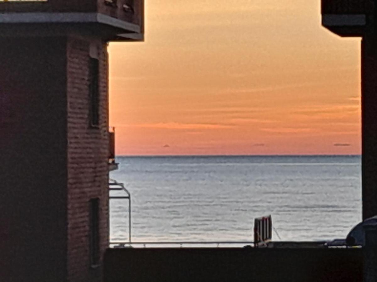 Casa Al Mare Apartman Torvaianica Kültér fotó