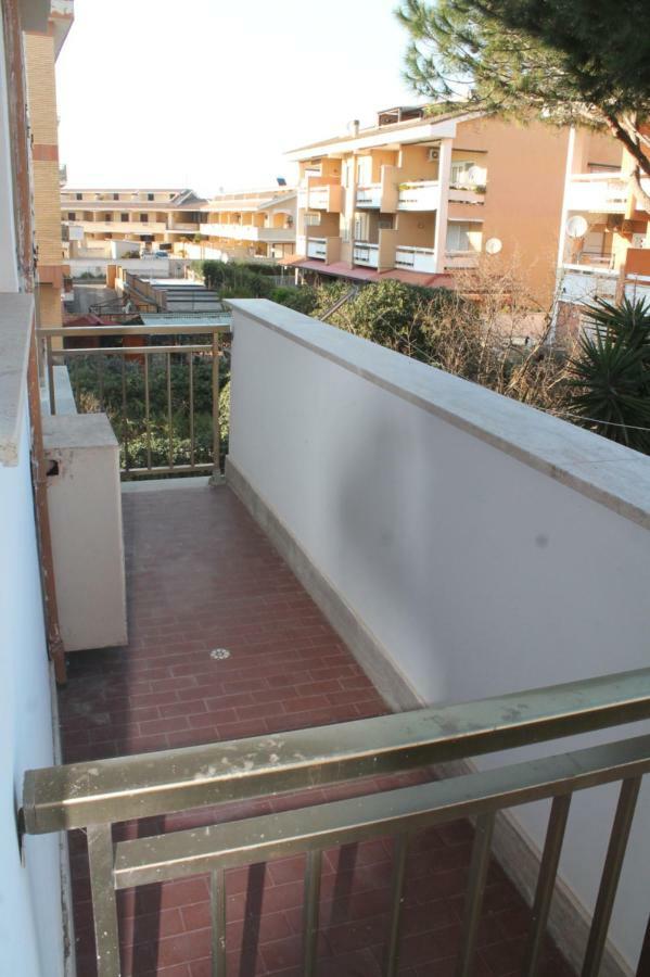 Casa Al Mare Apartman Torvaianica Kültér fotó